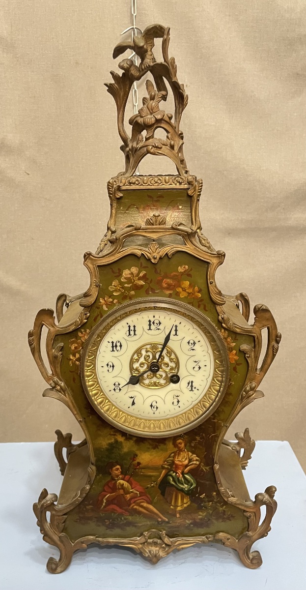 Horloge française en bois et bronze du XIXe siècle