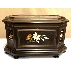 Coffret octogonal en pierre, Italie du XIXe siècle