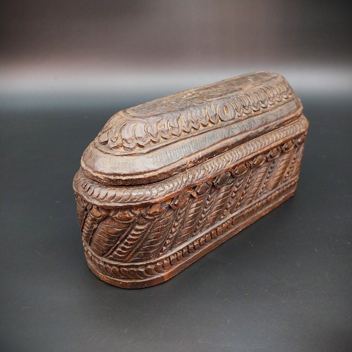 Hand-carved Wooden Box From The 18th Century-photo-1