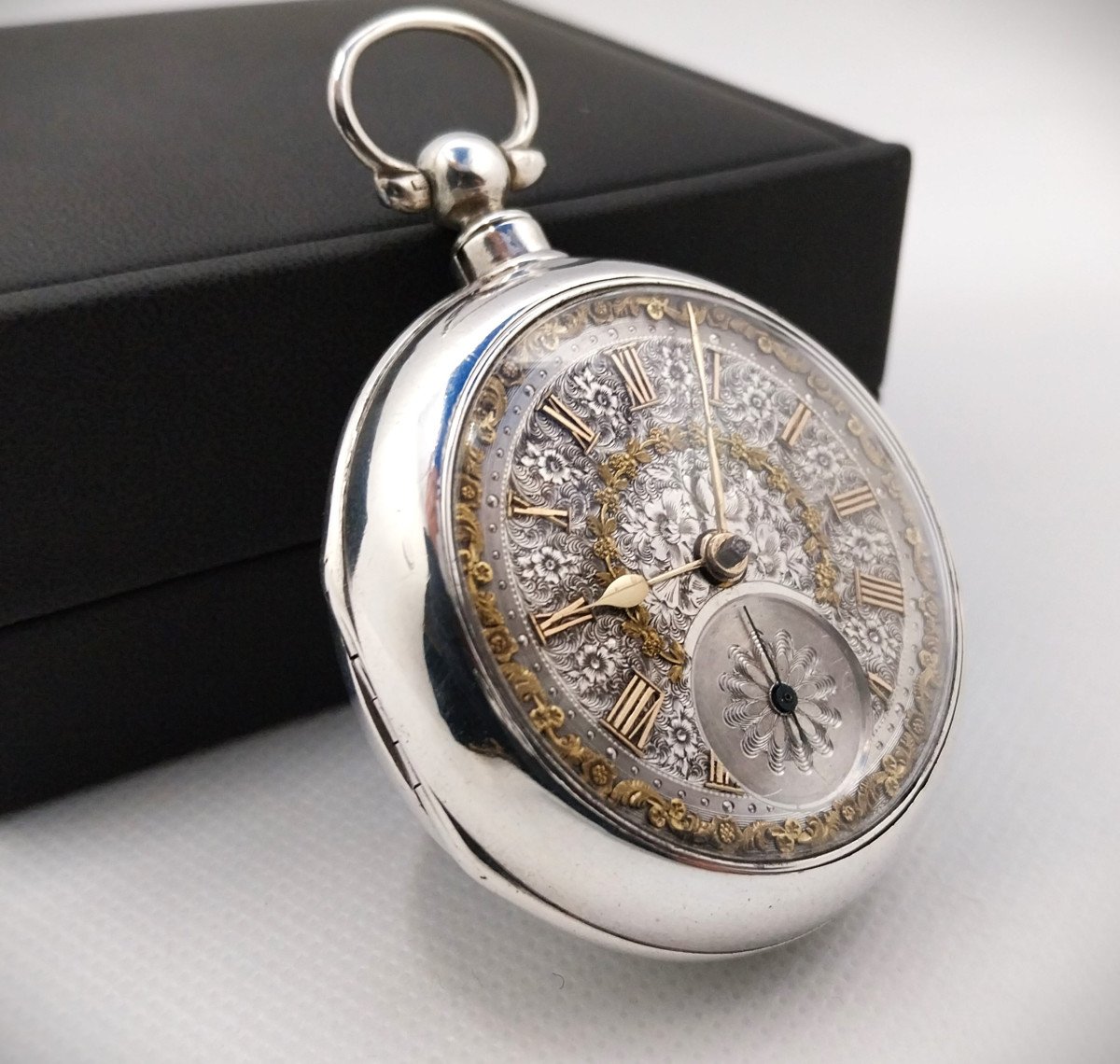 Pocket Watch  With Splendid Embossed Dial  With Floral Motifs. 19th Century, 1882-photo-1