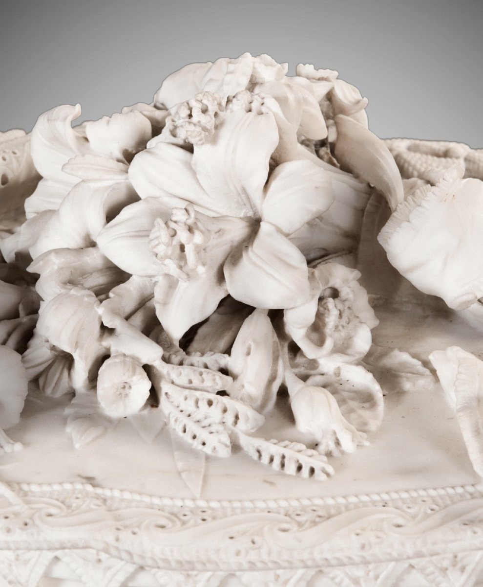  Table néo-Renaissance entièrement sculptée en marbre blanc de Carrare, Florence, seconde moiti-photo-1