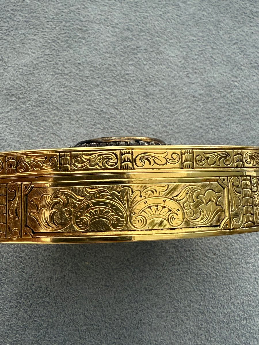 Oval Gold Snuffbox, Paris, 1756–1762-photo-2