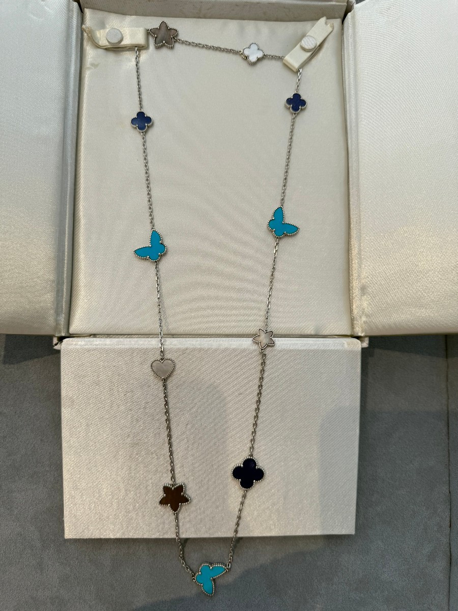 Van Cleef & Arpels – Collier long Lucky Alhambra à motifs variés