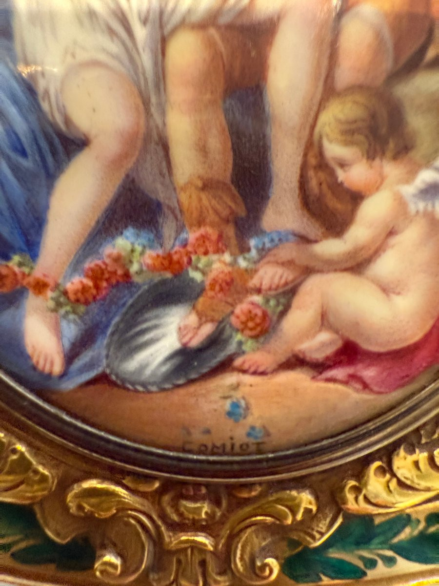 Tabatière française en or, émaux et miniatures signées “Comiot”-photo-2