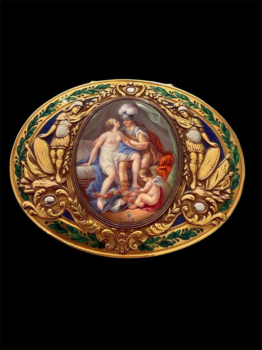 Tabatière française en or, émaux et miniatures signées “Comiot”-photo-3