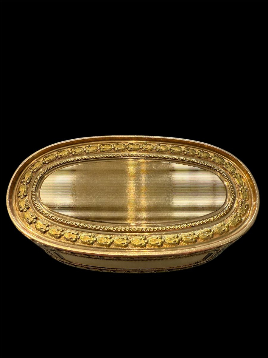 Tabatière ovale en or avec émail peint, France, fin XVIIIe – début XIXe siècle-photo-4