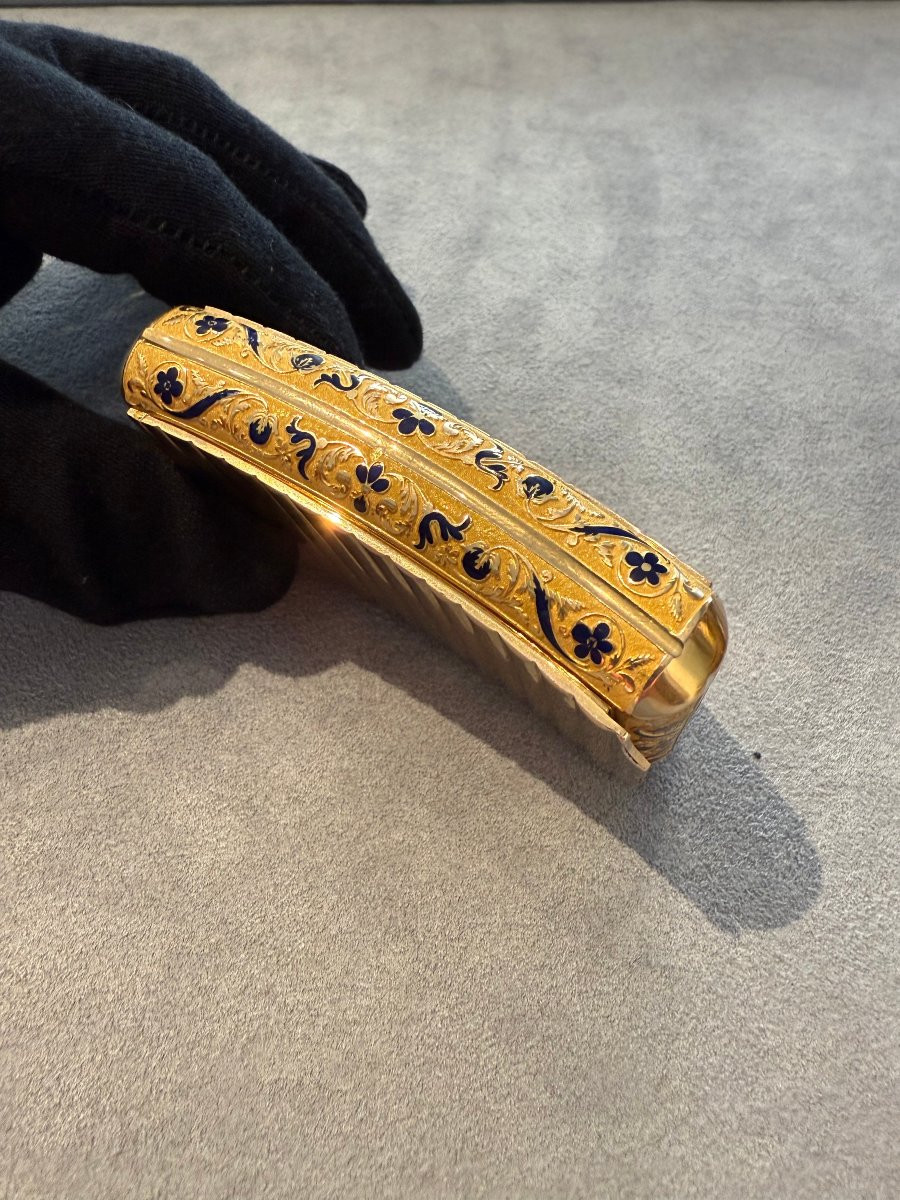 Tabatière de poche courbe en or et émaux, Paris, vers 1838–1850, maître orfèvre « AM »-photo-4