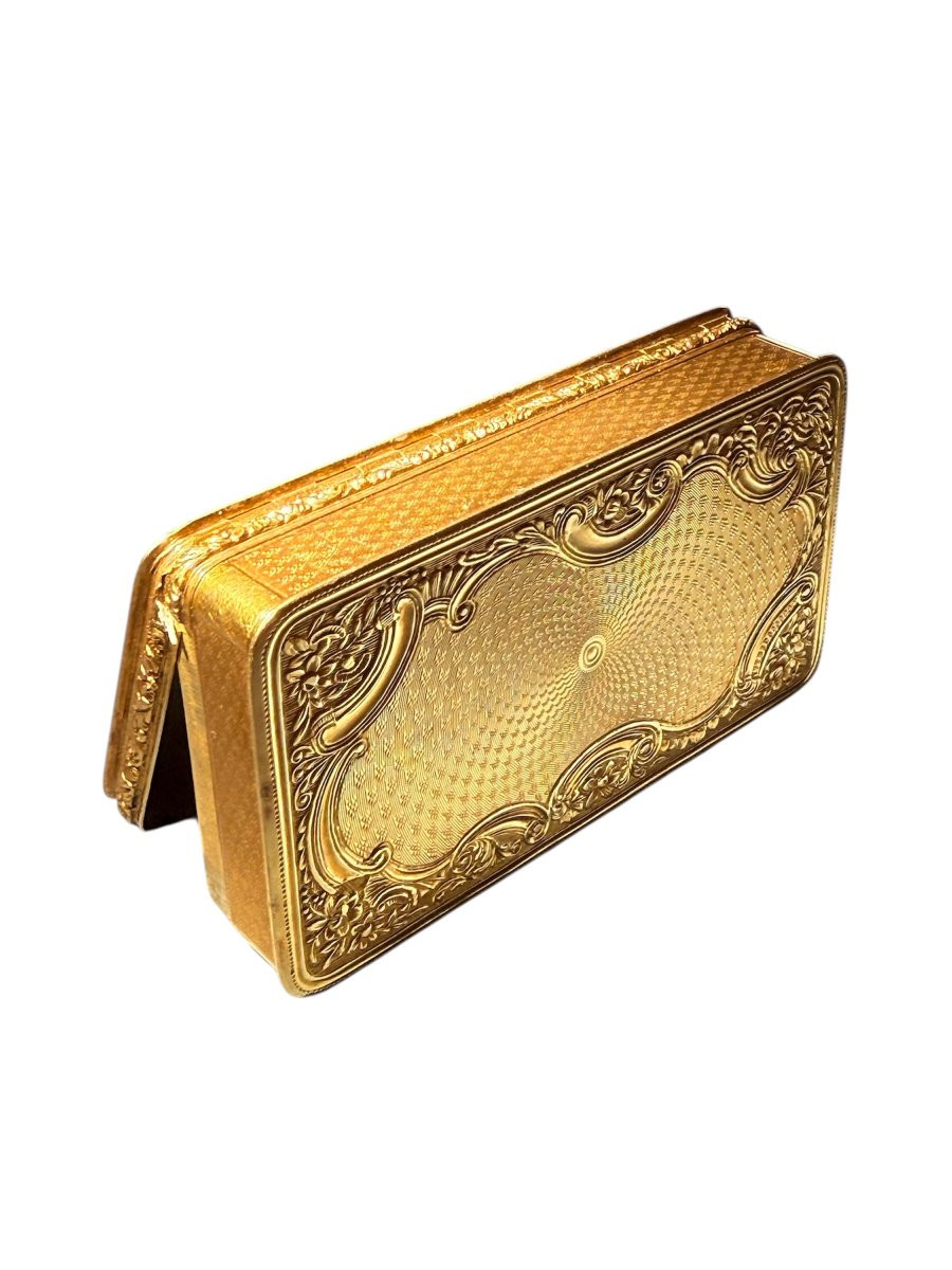 Rectangular Gold Snuff Box, Engraved And Guilloché  Portugal, 19th Century-photo-3