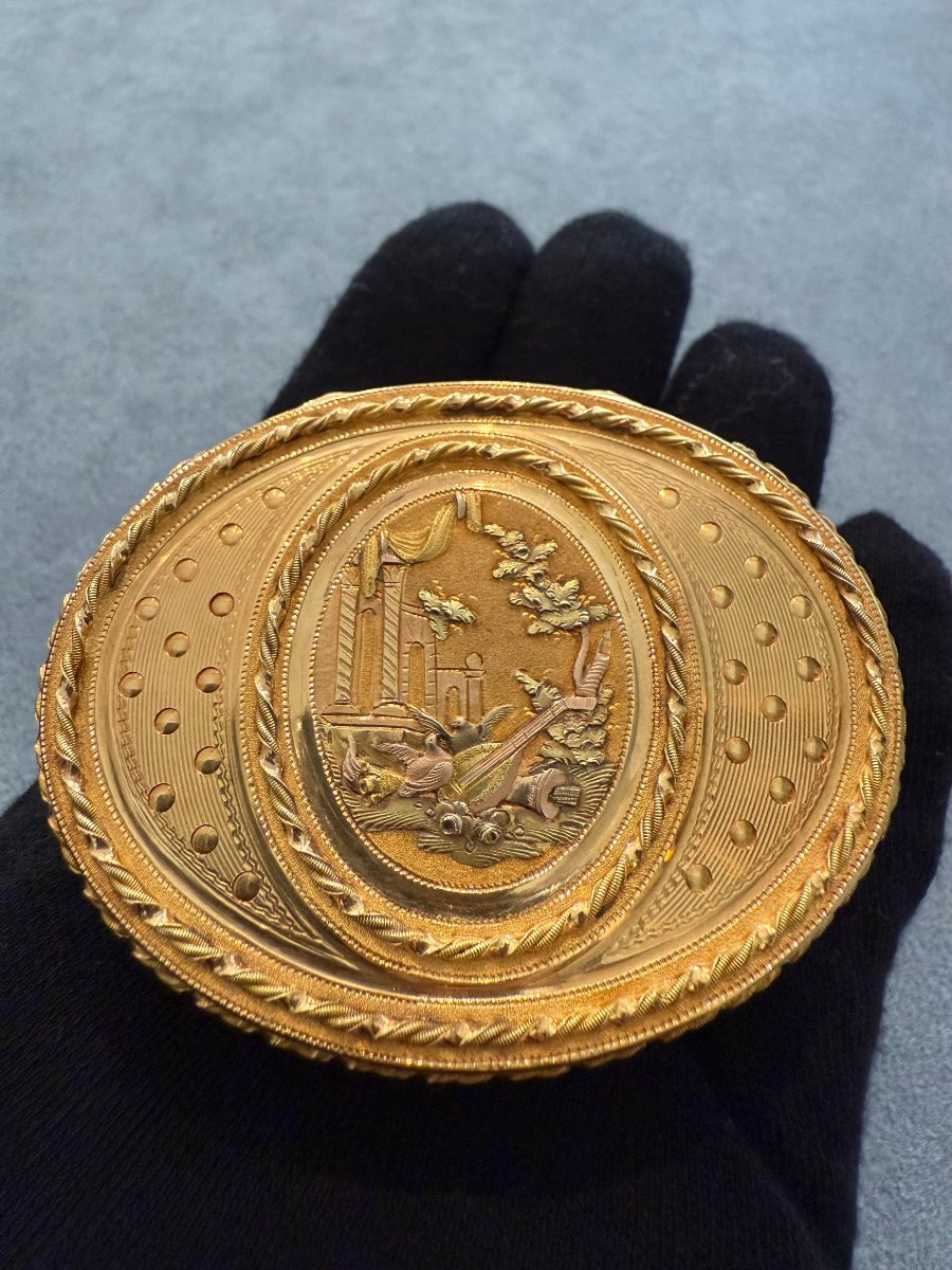 Gold Snuffbox, France, Louis XVI Period (ca. 1780–1790)-photo-2