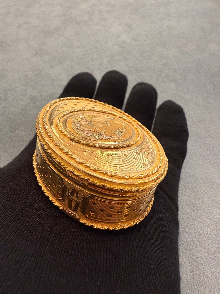 Gold Snuffbox, France, Louis XVI Period (ca. 1780–1790)-photo-3