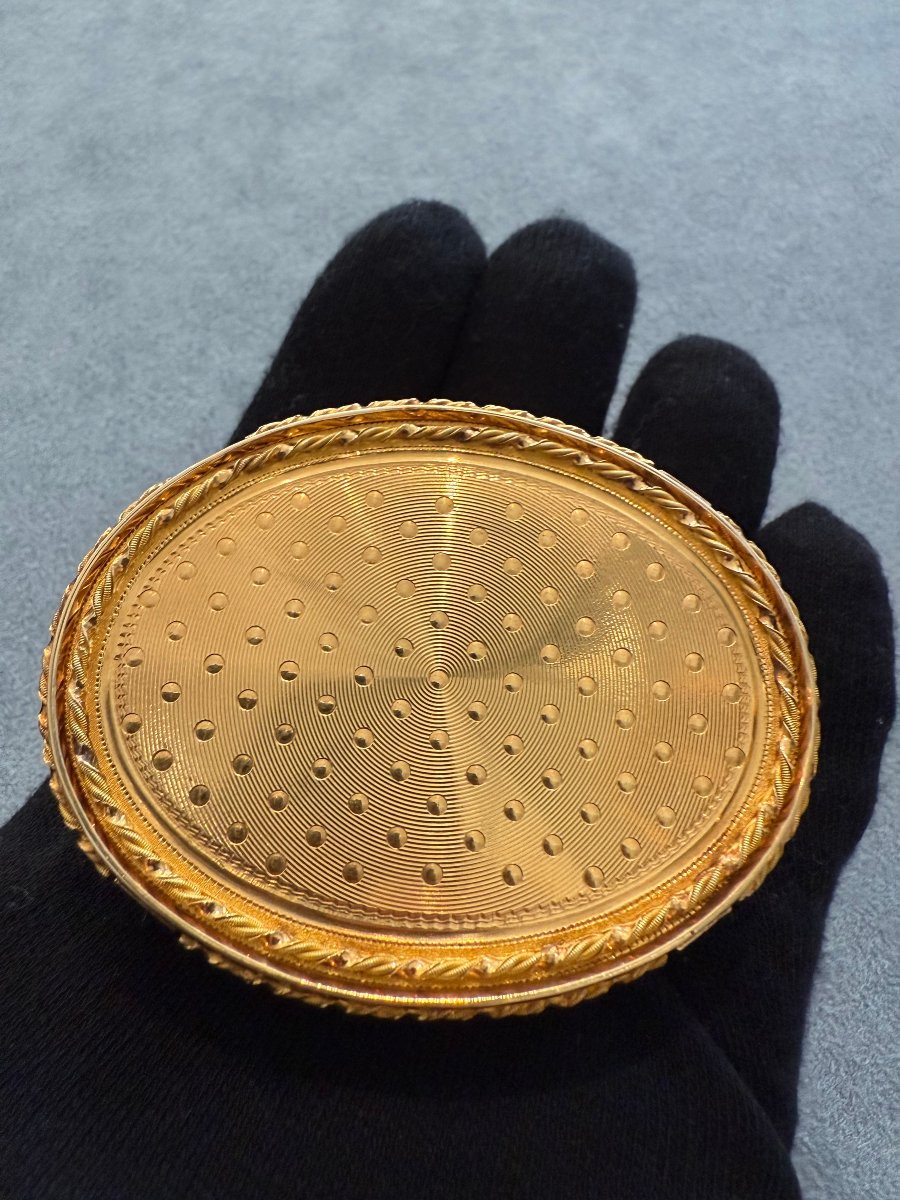 Gold Snuffbox, France, Louis XVI Period (ca. 1780–1790)-photo-1