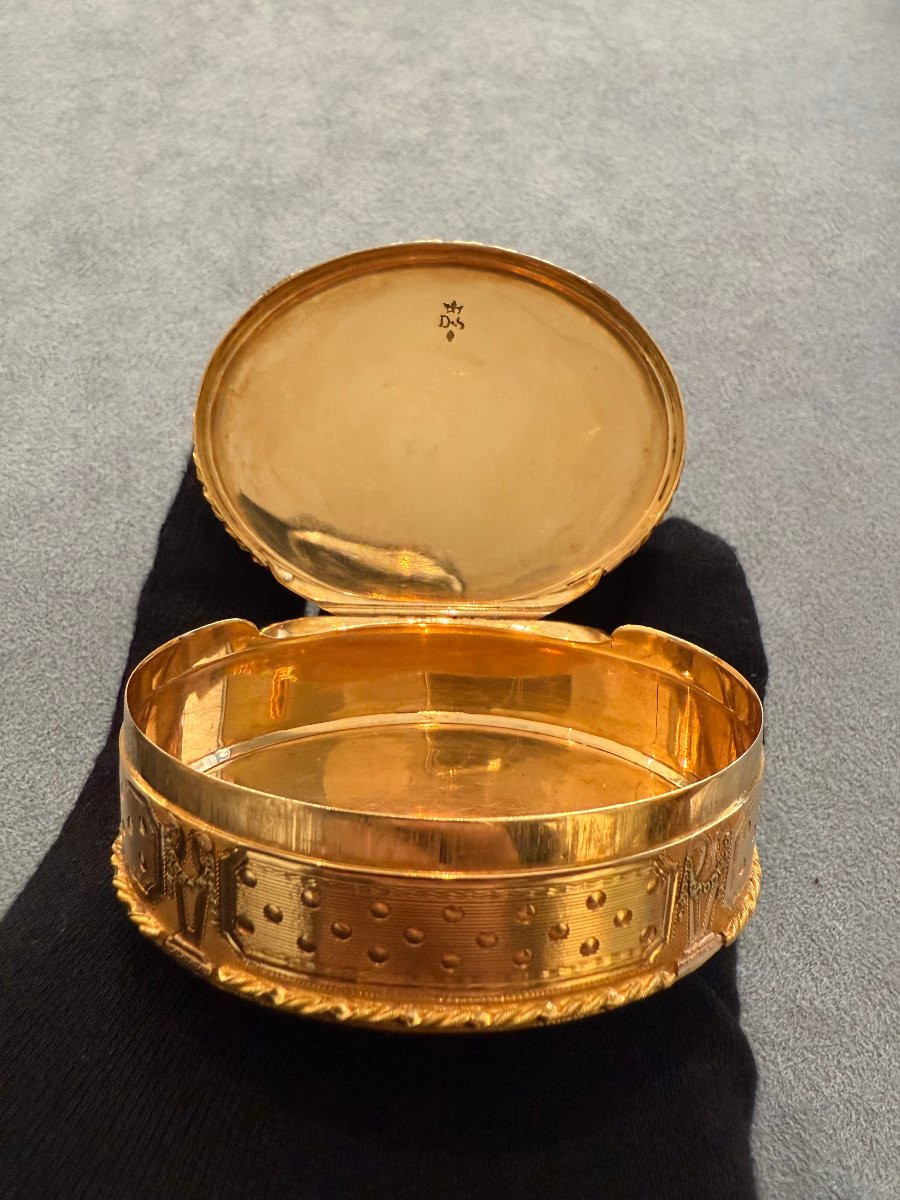 Gold Snuffbox, France, Louis XVI Period (ca. 1780–1790)-photo-3