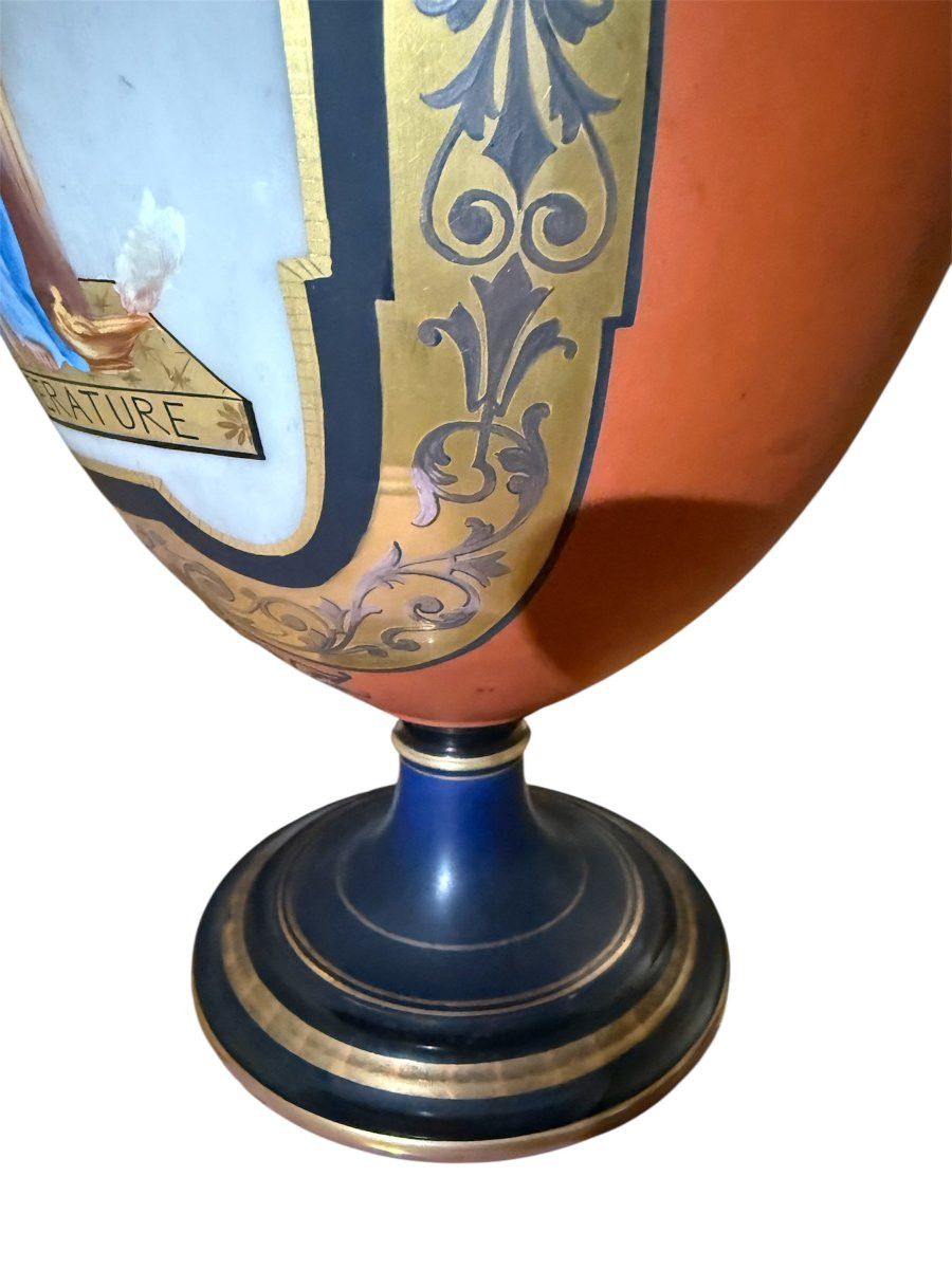Paire de vases en porcelaine peinte et dorée, France, XIXe siècle-photo-6