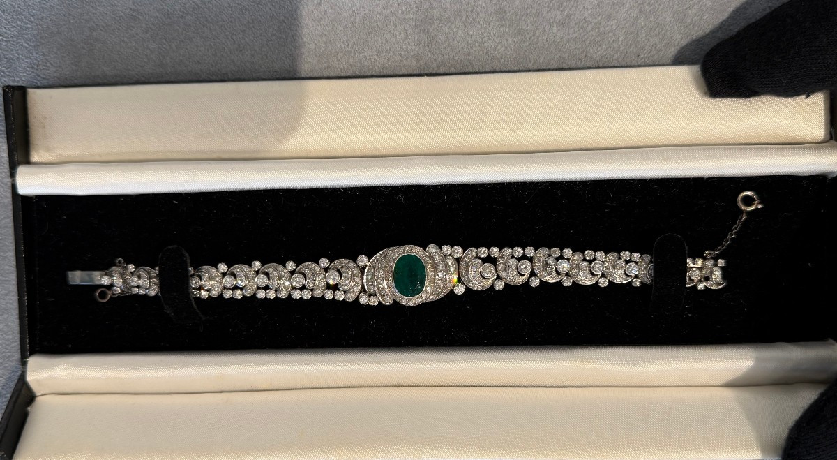Platinum Bracelet With Emerald And Diamonds