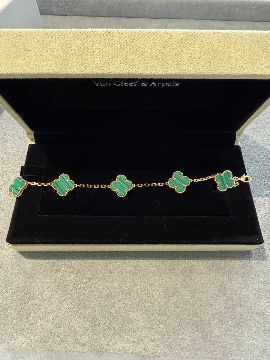 Van Cleef & Arpels – Bracelet Alhambra en or jaune et malachite, état neuf-photo-2