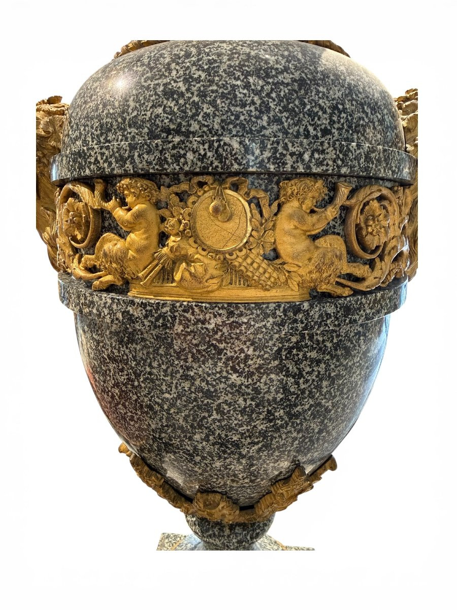 Paire De Vases Français En Porphyre Gris, Attribués à Pierre-philippe Thomire (1751-1843)-photo-2