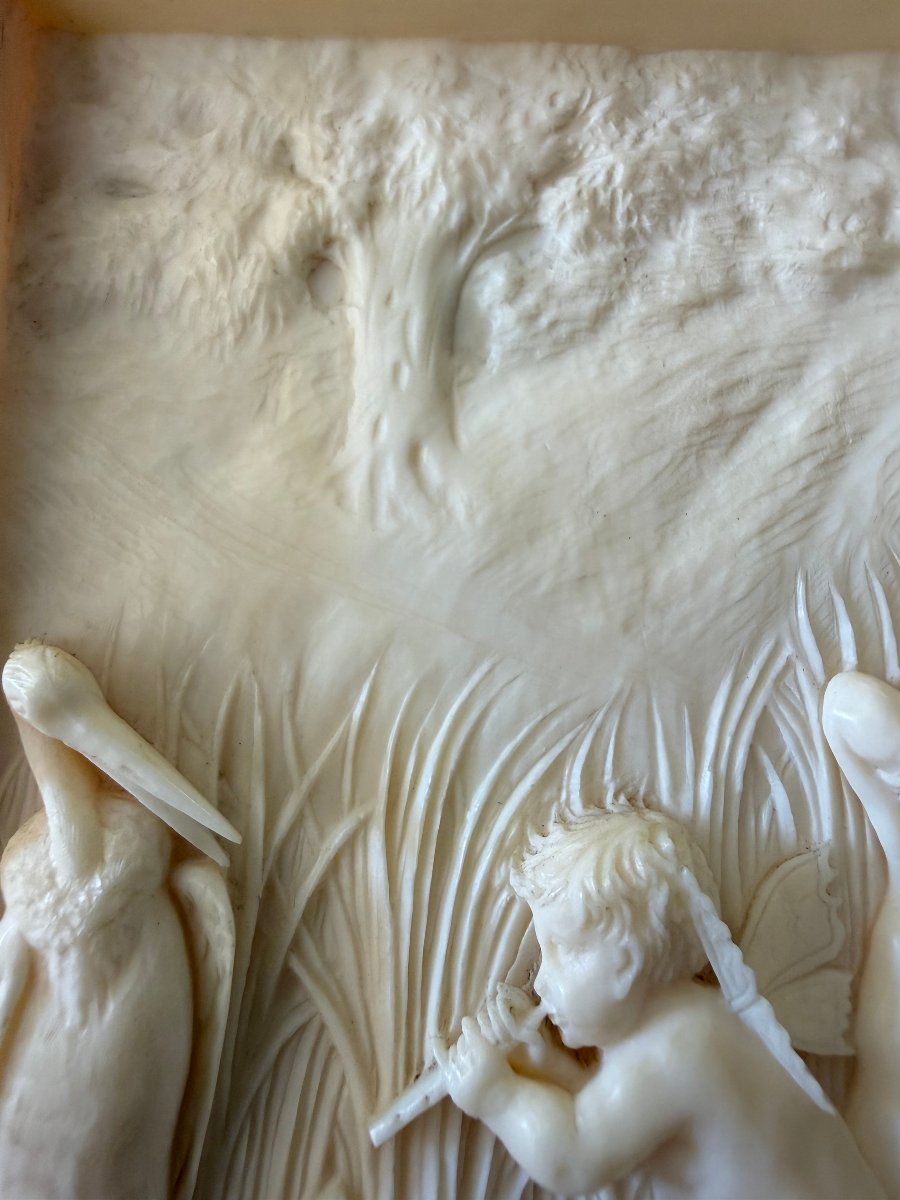 Plaque en ivoire sculpté aux putti ailés et au héron Allemagne, seconde moitié du XIXe siècle-photo-1