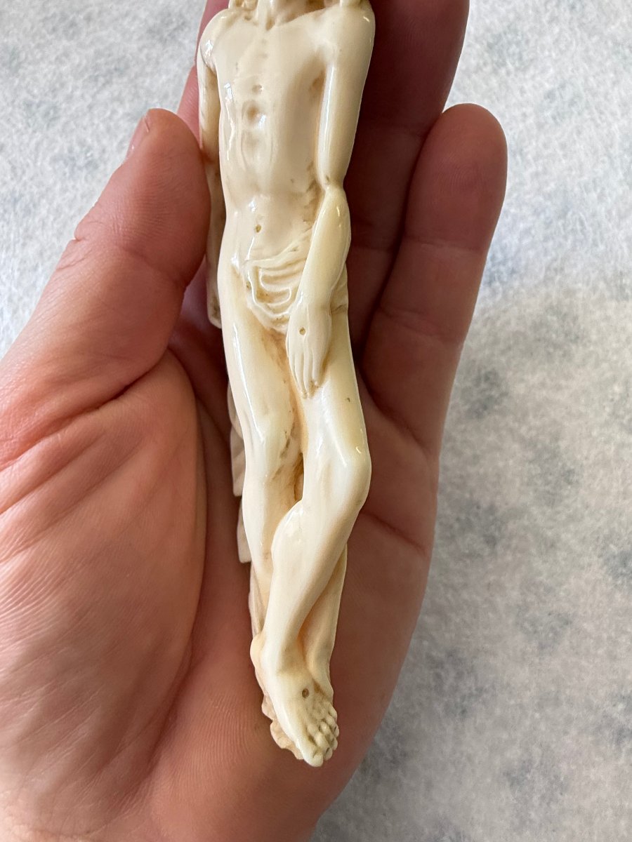 Christ mort en ivoire sculpté – Allemagne, fin XVIIIe – début XIXe siècle-photo-6