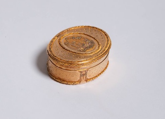 Elegant French Snuffbox In 18-karat Gold, Late 18th Century-photo-4