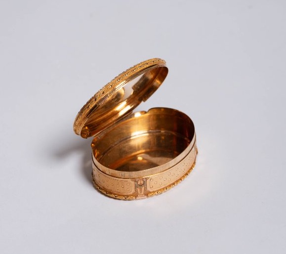 Elegant French Snuffbox In 18-karat Gold, Late 18th Century-photo-7