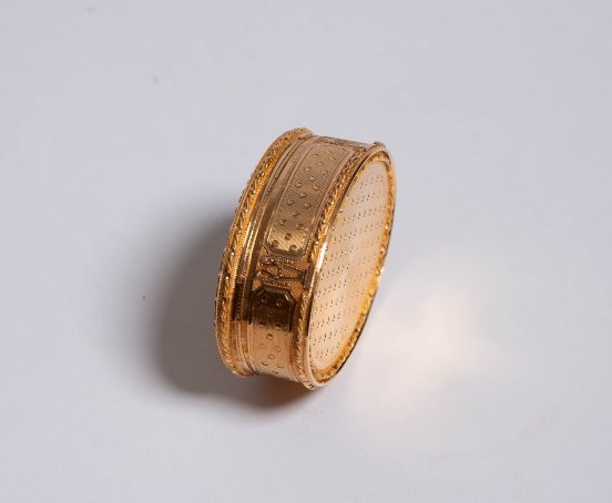 Elegant French Snuffbox In 18-karat Gold, Late 18th Century-photo-6