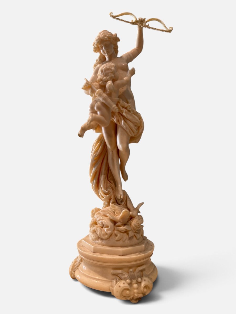 Important groupe sculpté en ivoire représentant Vénus et Cupidon-photo-4