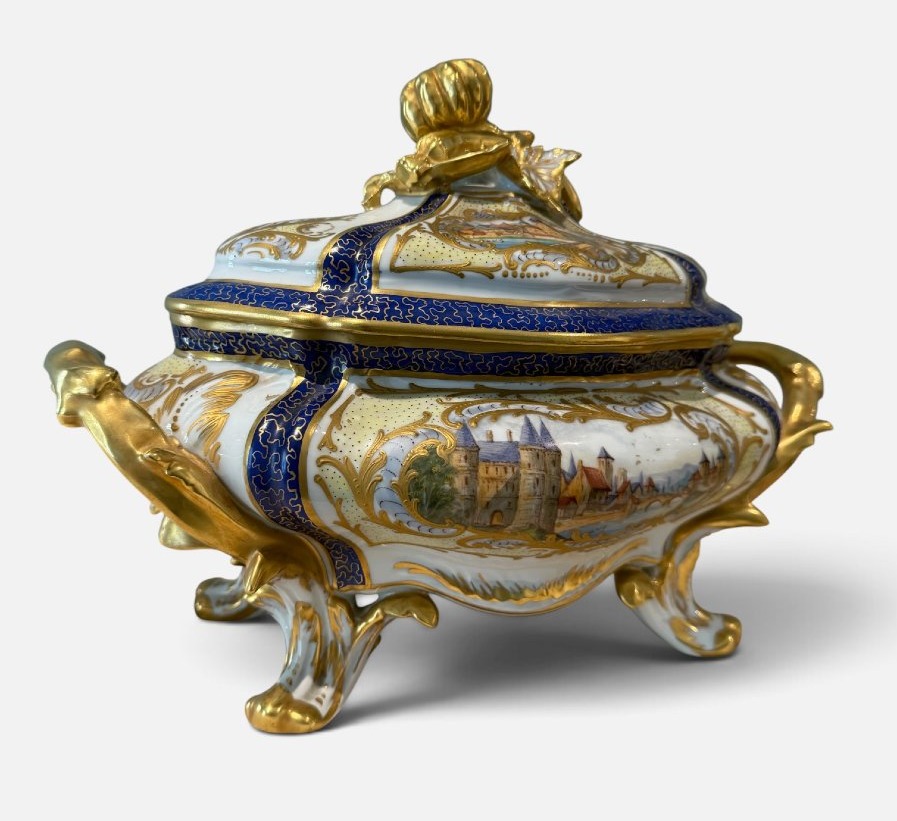 Soupière couverte avec son présentoir en porcelaine polychrome et dorée, Allemagne, fin du XIXe-photo-1