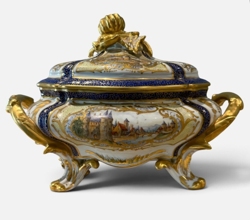 Soupière couverte avec son présentoir en porcelaine polychrome et dorée, Allemagne, fin du XIXe-photo-2
