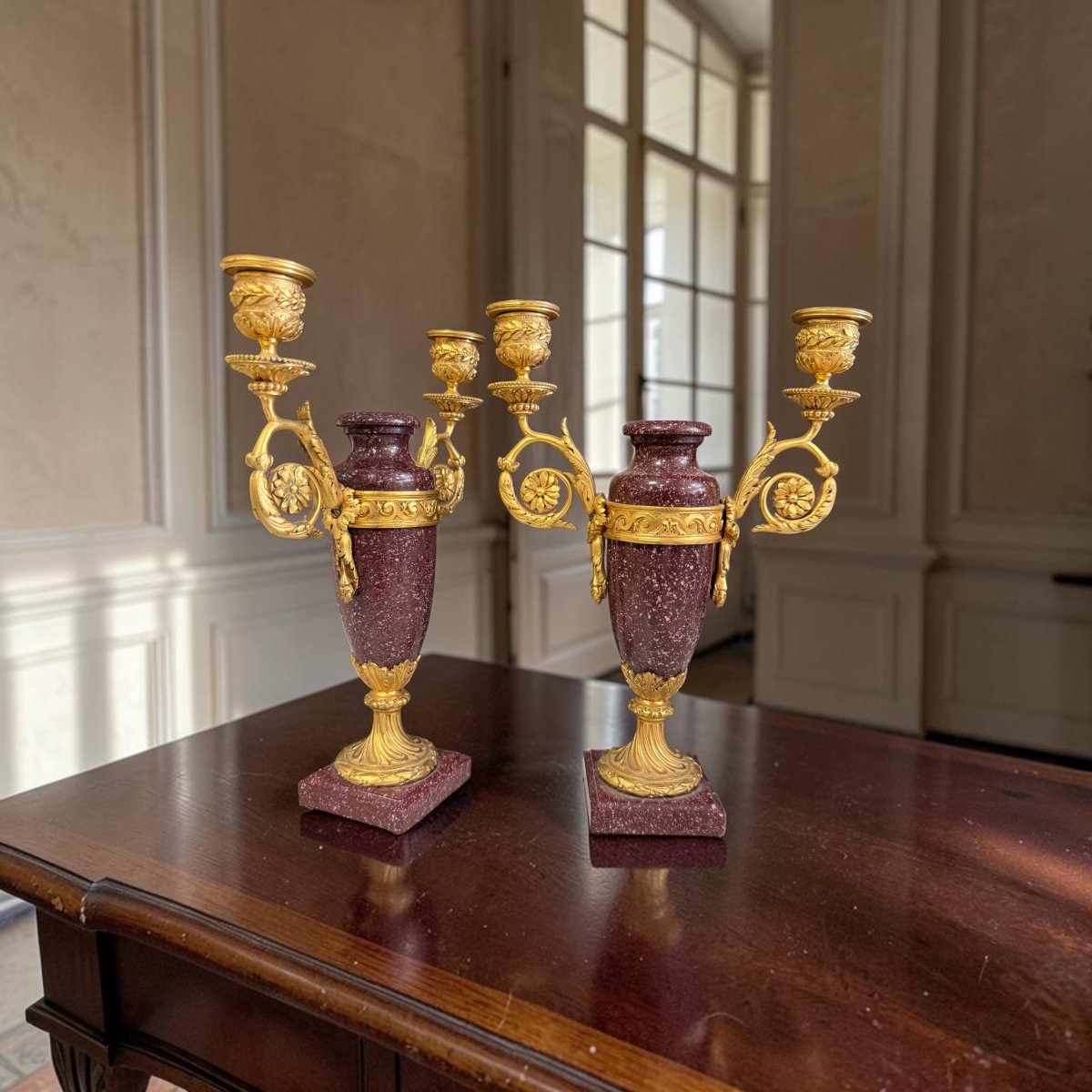 Paire de candélabres Empire en porphyre rouge et bronze doré, France, début du XIXe siècle-photo-1