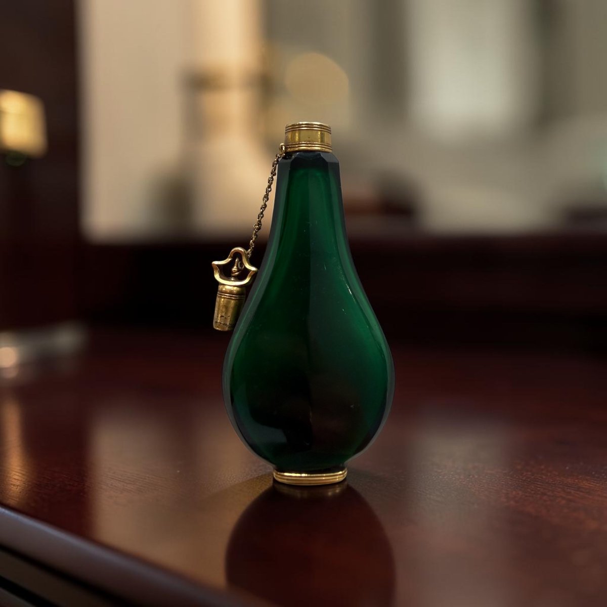 Elegant French Perfume Bottle Made Of Faceted Green Glass And 18-karat Gold-photo-3