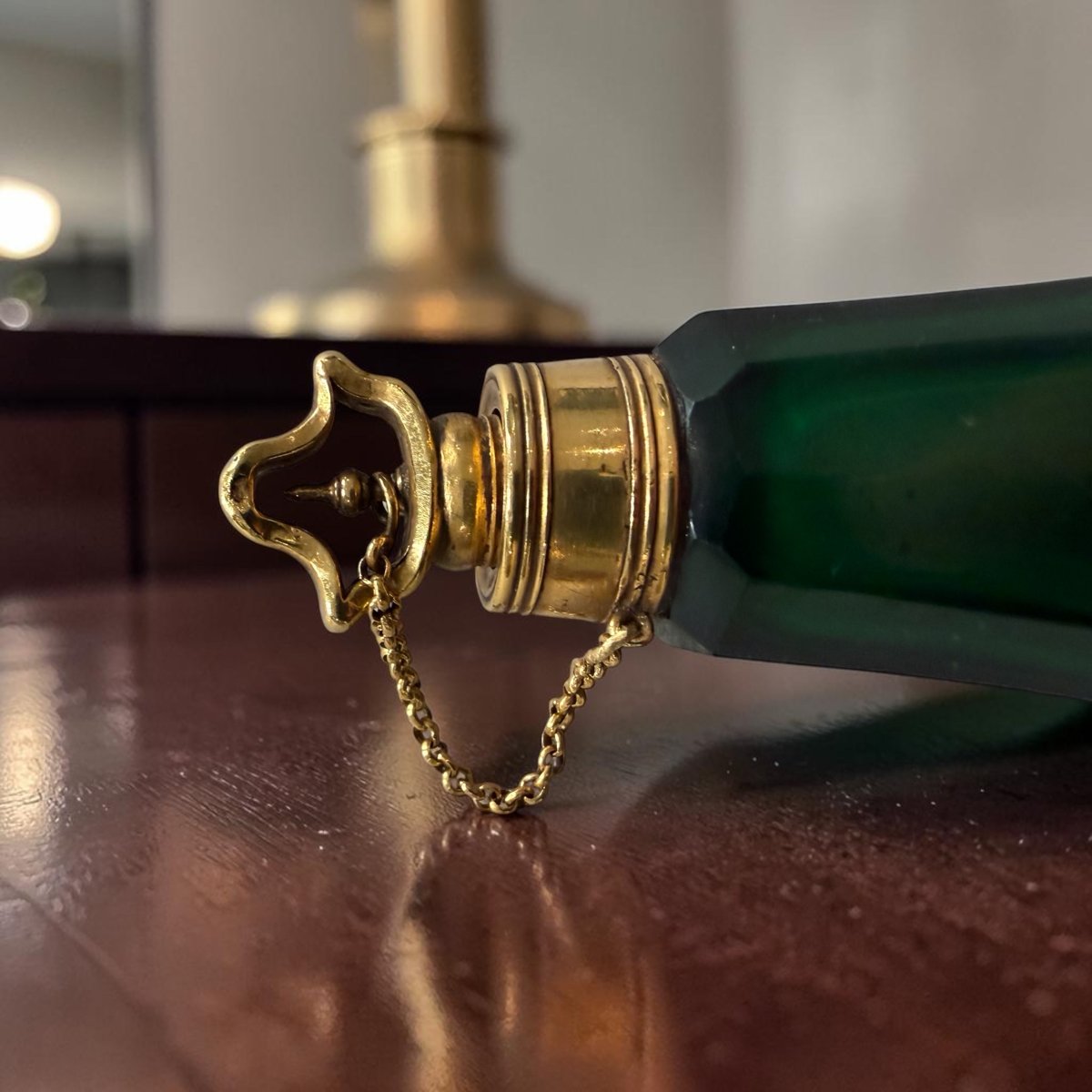 Elegant French Perfume Bottle Made Of Faceted Green Glass And 18-karat Gold-photo-4