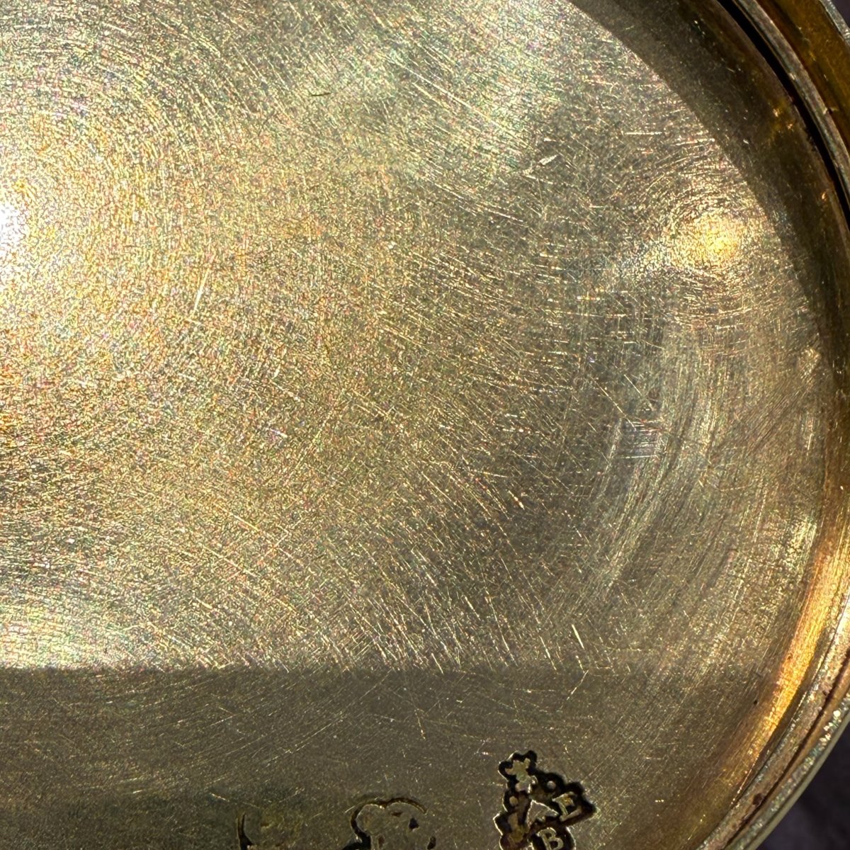Joseph-Étienne Blerzy – Tabatière ronde en or 18 carats et émaux, Paris, vers 1774–1778-photo-1