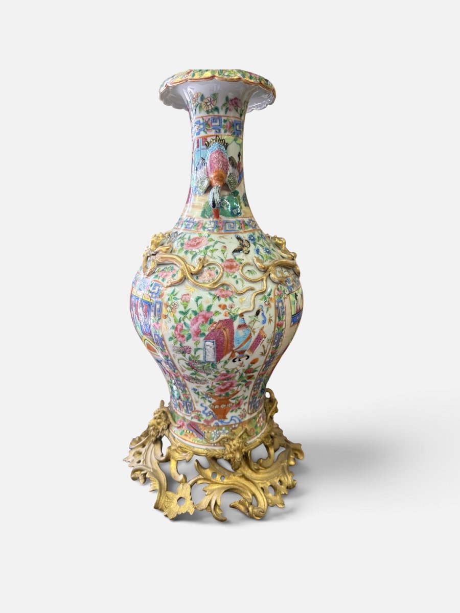 An Important Pair Of Large Chinese Canton Porcelain Vases-photo-4