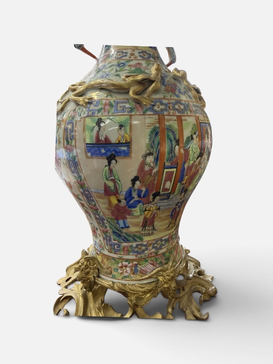 An Important Pair Of Large Chinese Canton Porcelain Vases-photo-3