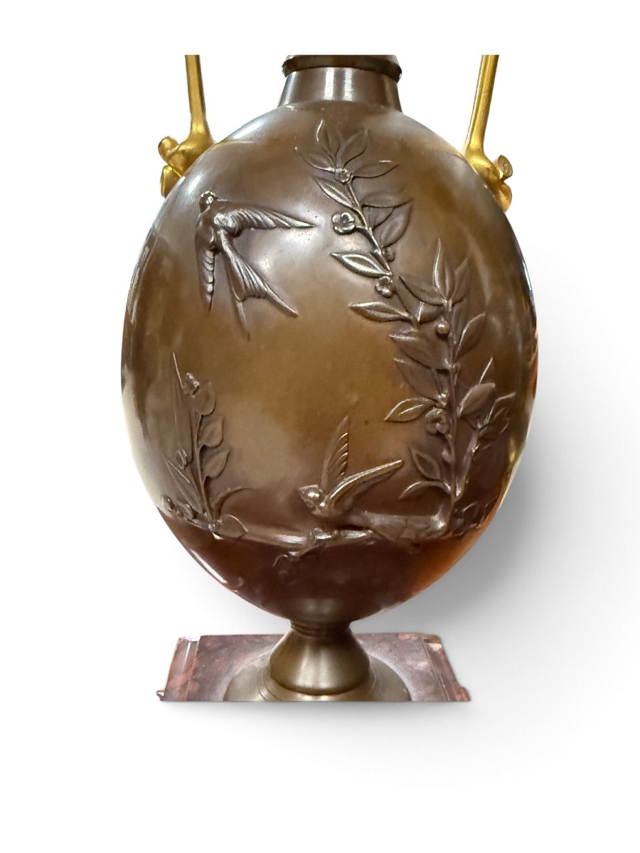 Importante paire de vases-candélabres en bronze signés Ferdinand Barbedienne et Henry Cahieux-photo-3