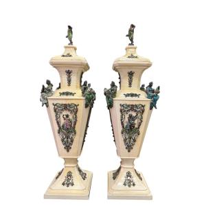 Paire de vases en ivoire et émaux polychromes, Vienne, XIXᵉ siècle