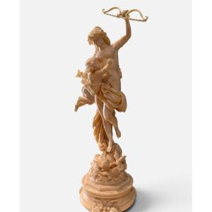 Important groupe sculpté en ivoire représentant Vénus et Cupidon