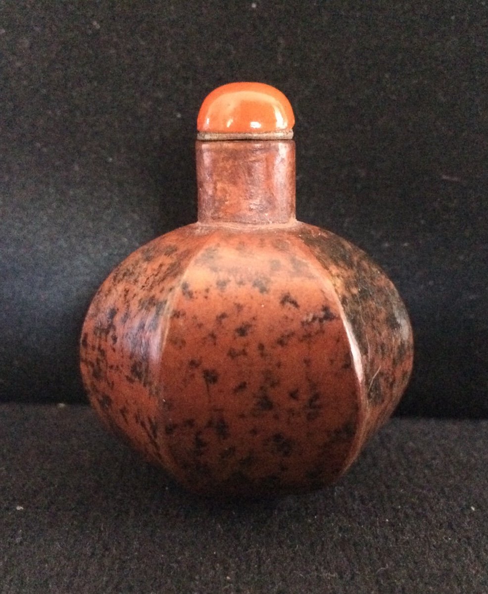 Snuff Bottle Cut From A Cucurbit, China 19h-20th Century
