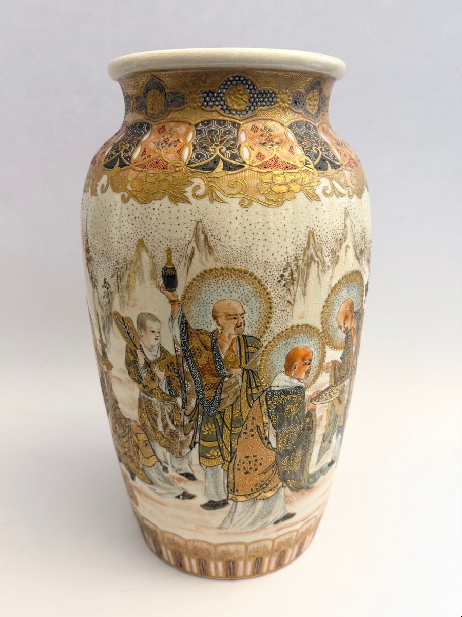 Vase en céramique japonaise Satsuma – Rakanové, décor moriage doré-photo-3