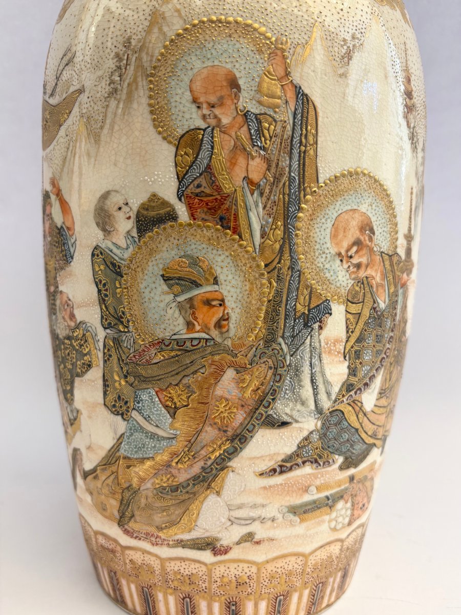 Vase en céramique japonaise Satsuma – Rakanové, décor moriage doré-photo-3