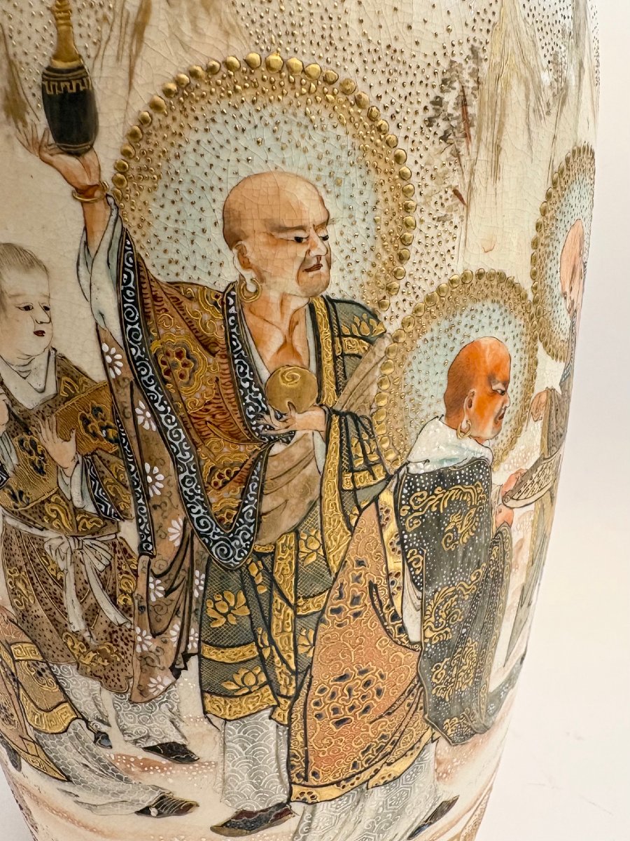 Vase en céramique japonaise Satsuma – Rakanové, décor moriage doré-photo-6