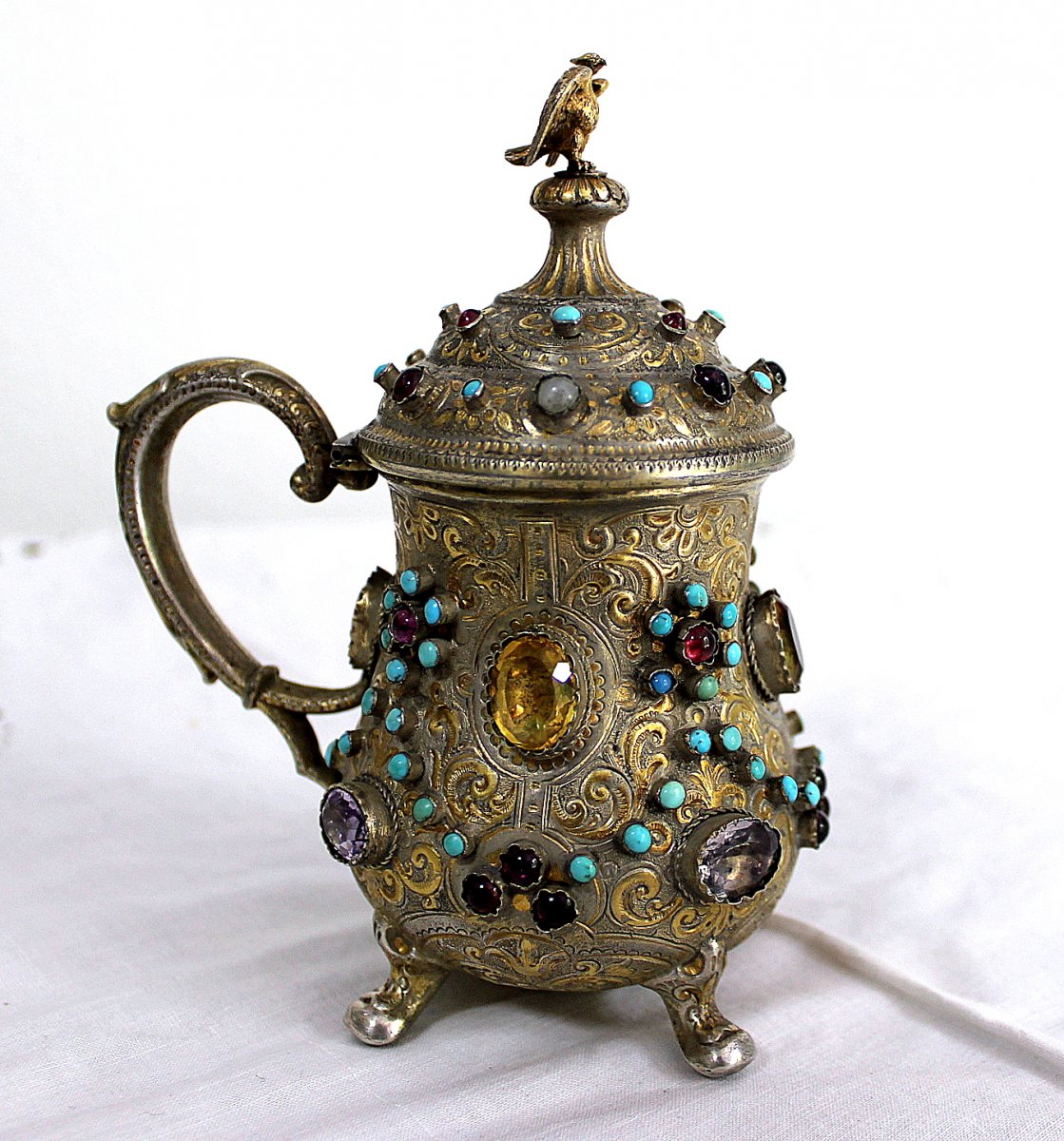 Un Gobelet En Argent Doré Et Pierres Précieuses Vienne De La Première Moitié Du XIXe Siècle