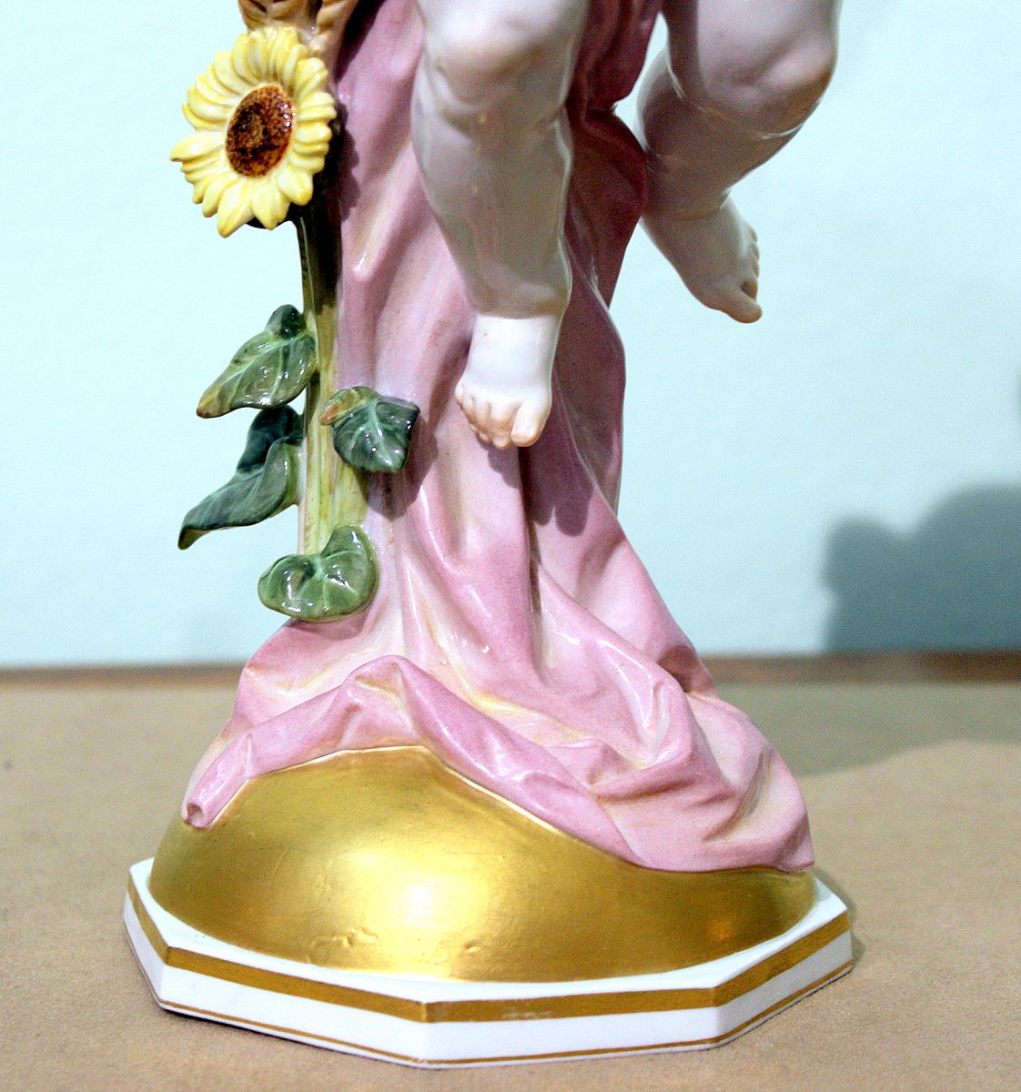 Meissen The Large Porcelain Angel "allegory Of The Day" Germany Around 1830 Height 39cm-photo-2