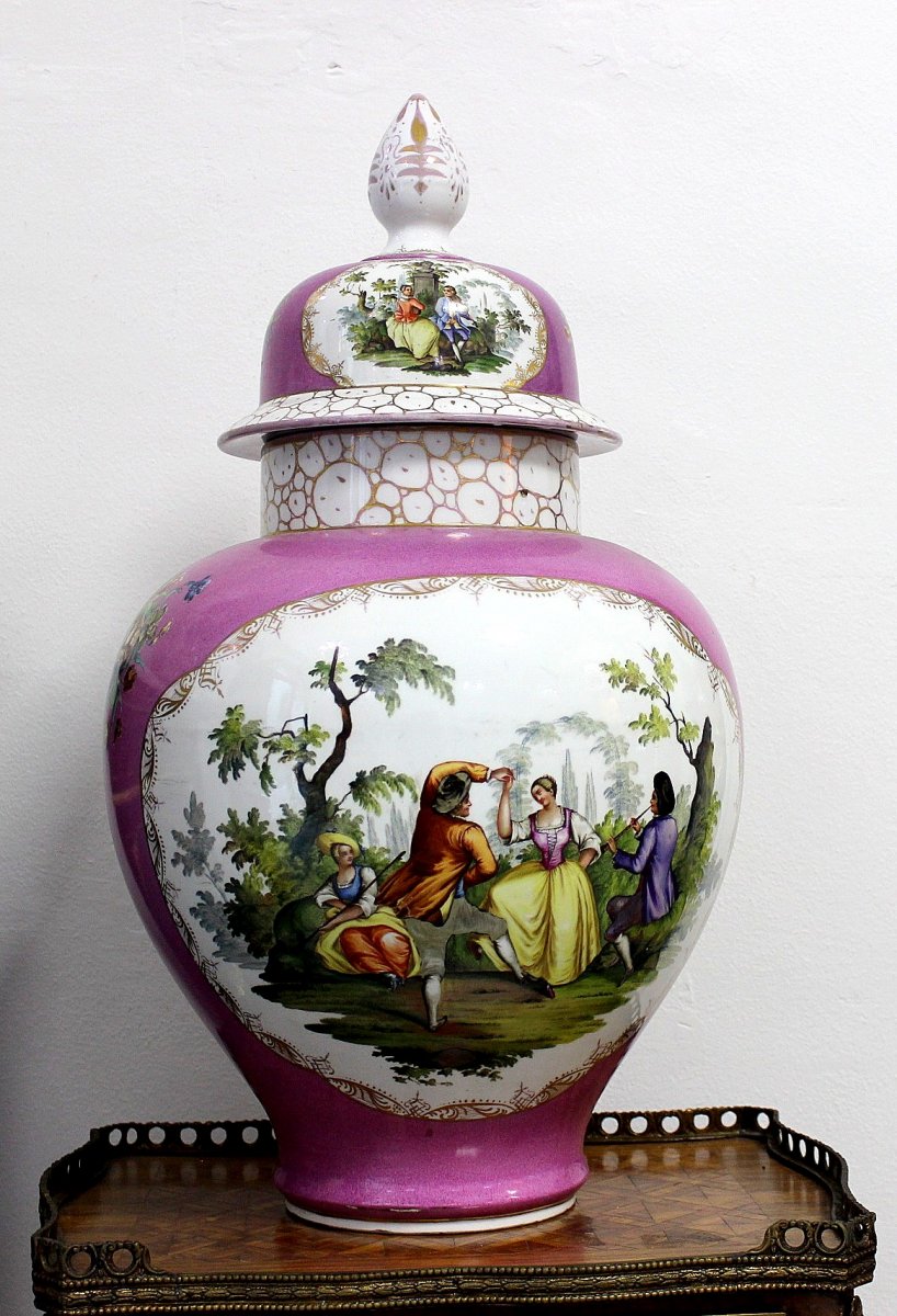 Dresde Saxe Très Grand Couvercle En Porcelaine Vase Hauteur 66cm 19 Éme Siècle Signé AR