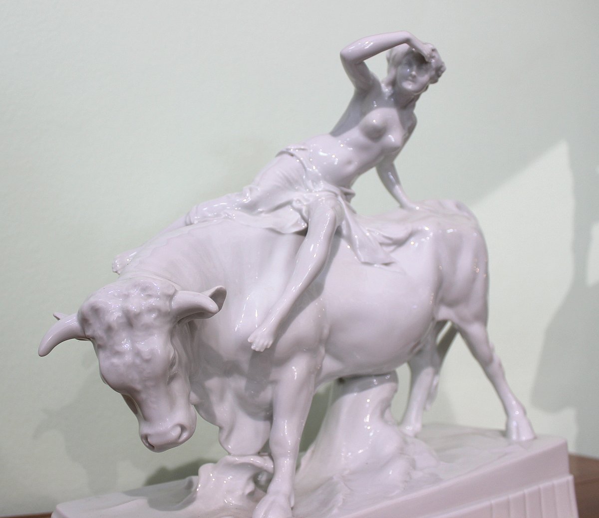 Fischer & Mieg Pirkenhamme Large White Porcelain "europe Sitting On A Bull"-photo-3