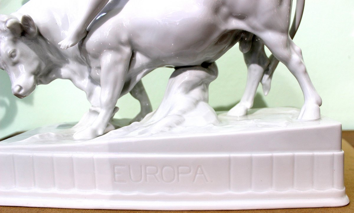 Fischer & Mieg Pirkenhamme Large White Porcelain "europe Sitting On A Bull"-photo-4