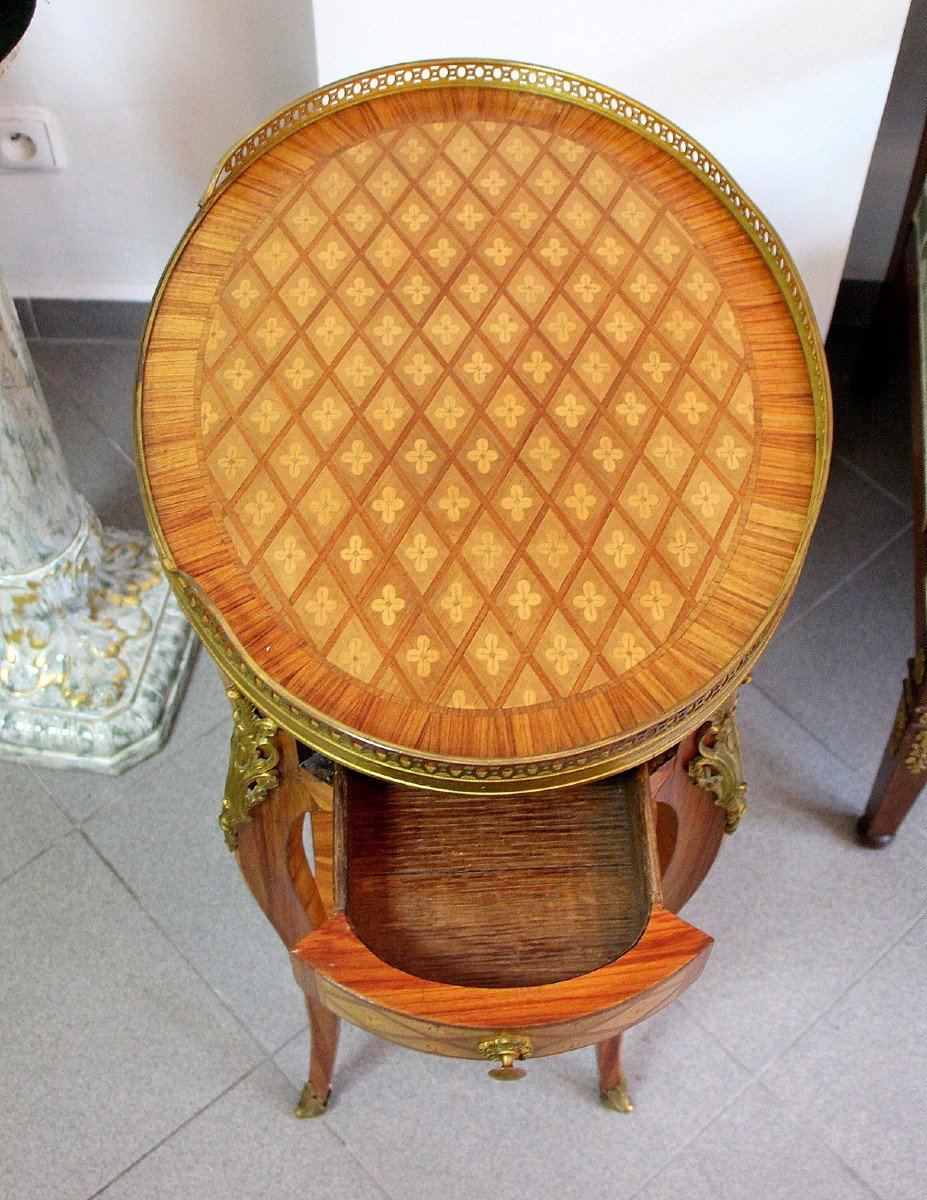 French Oval Salon Table In Checkerboard Veneer And Gilt Bronze-photo-3