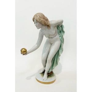 Porcelaine De Sitzendorf - Jeune Fille à La Boule d'Or