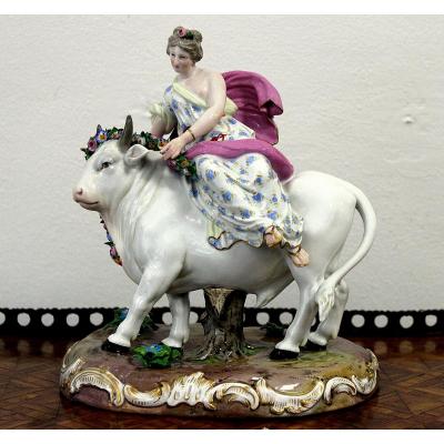 Porcelaine De Meissen Du XIXe Siècle. l'Europe Assise Sur Le Taureau