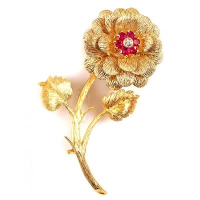 Or 18 Carats Broche En Forme De Fleur Orné Dde Diamants Et De Rubis